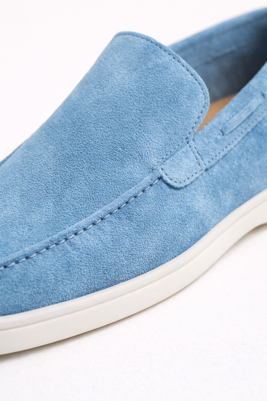 LOW LOAFERS