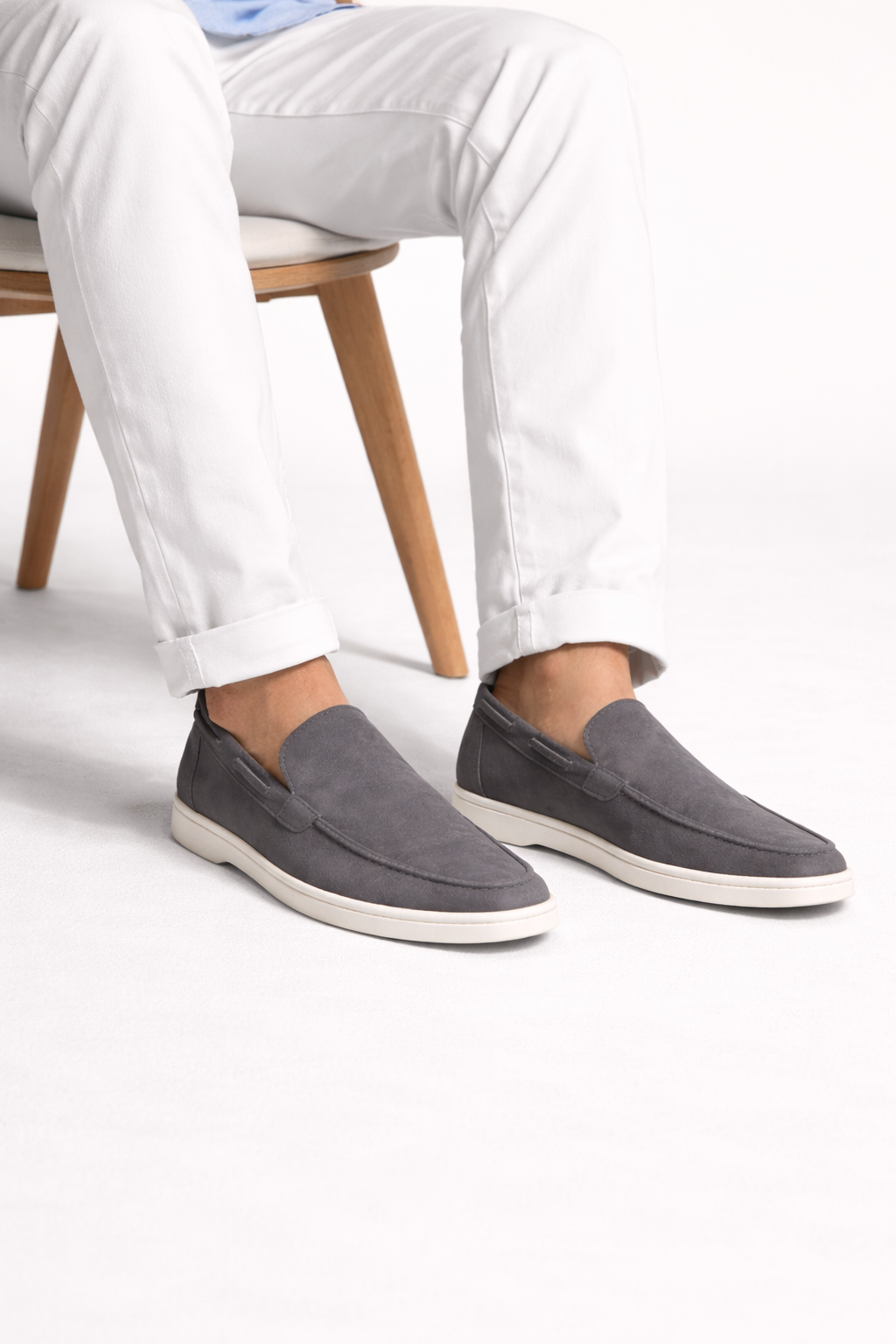 LOW LOAFERS