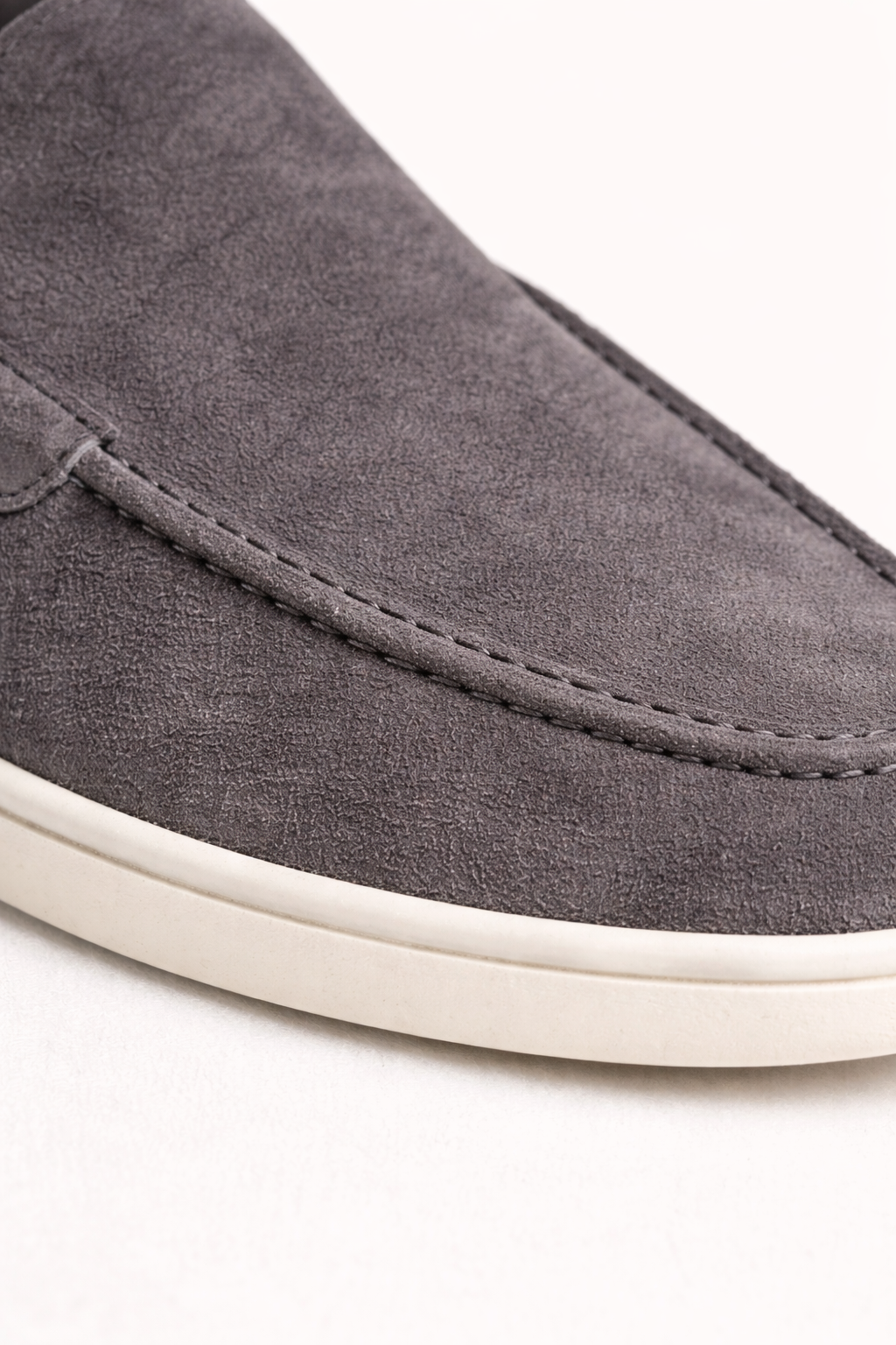LOW LOAFERS