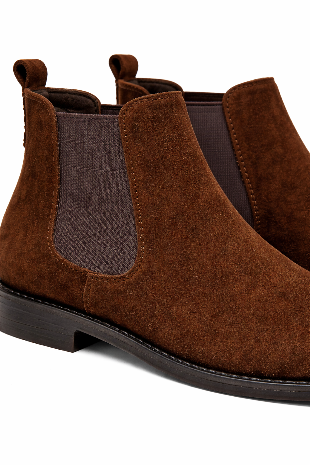 CHELSEA BOOTS