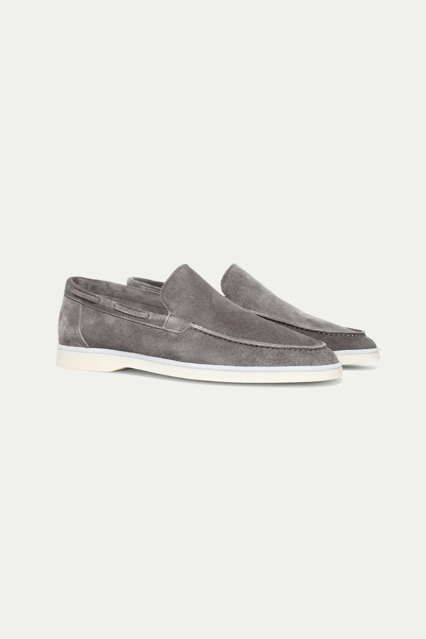 LOW LOAFERS