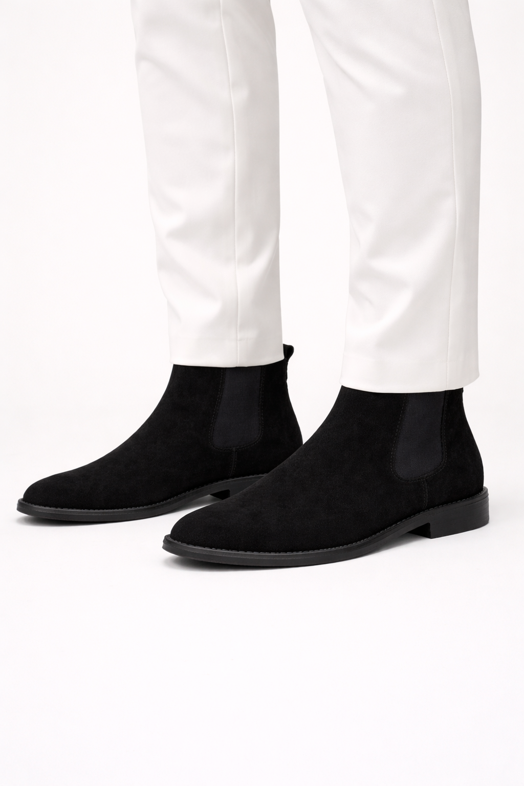 CHELSEA BOOTS